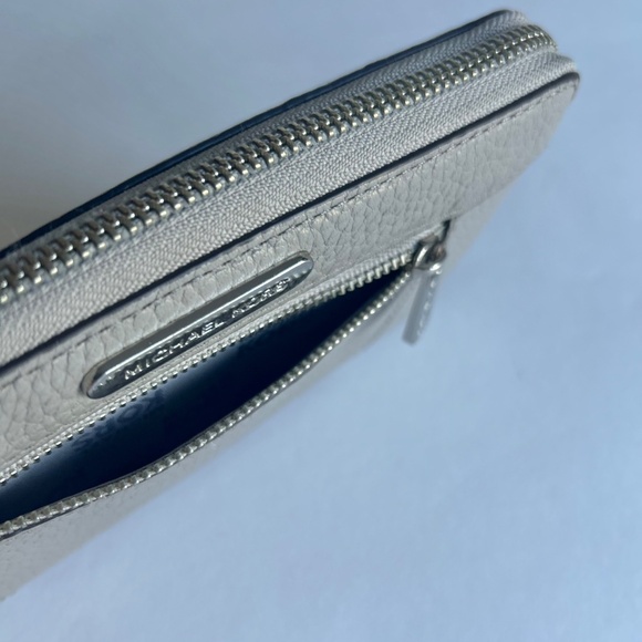 Michael Kors Grey Pebble Genuine Leather Zip Around Wallet - Picture 6 of 15